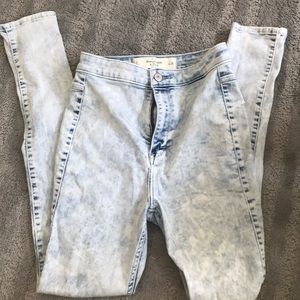 Abercrombie & Fitch Jeggings in a Size 2